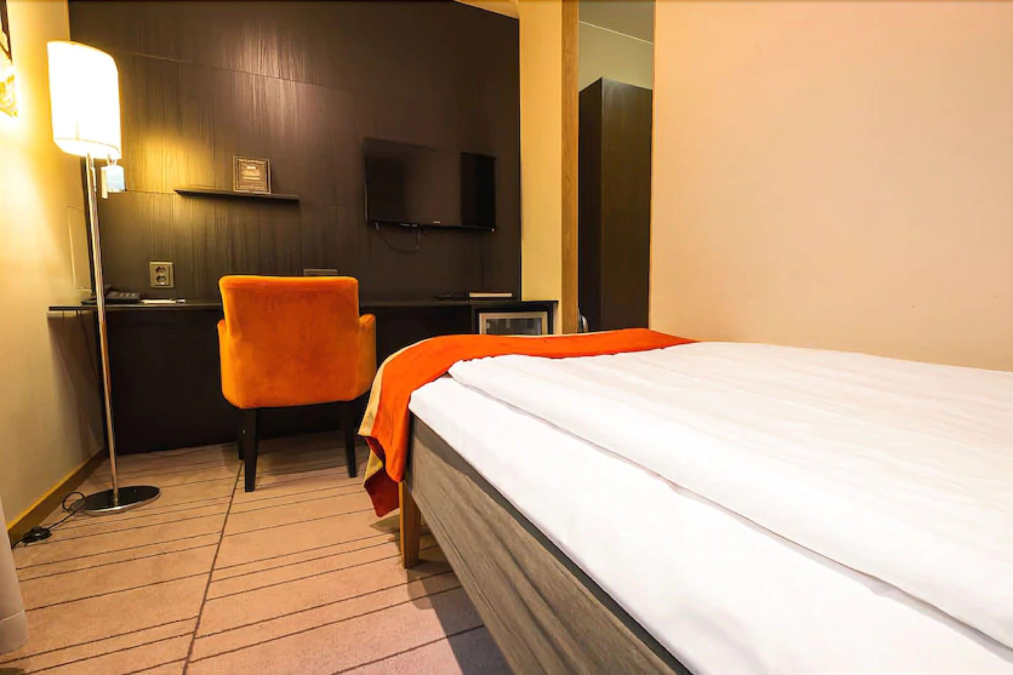 Home Hotel Grand Σούντσβαλ Εξωτερικό φωτογραφία