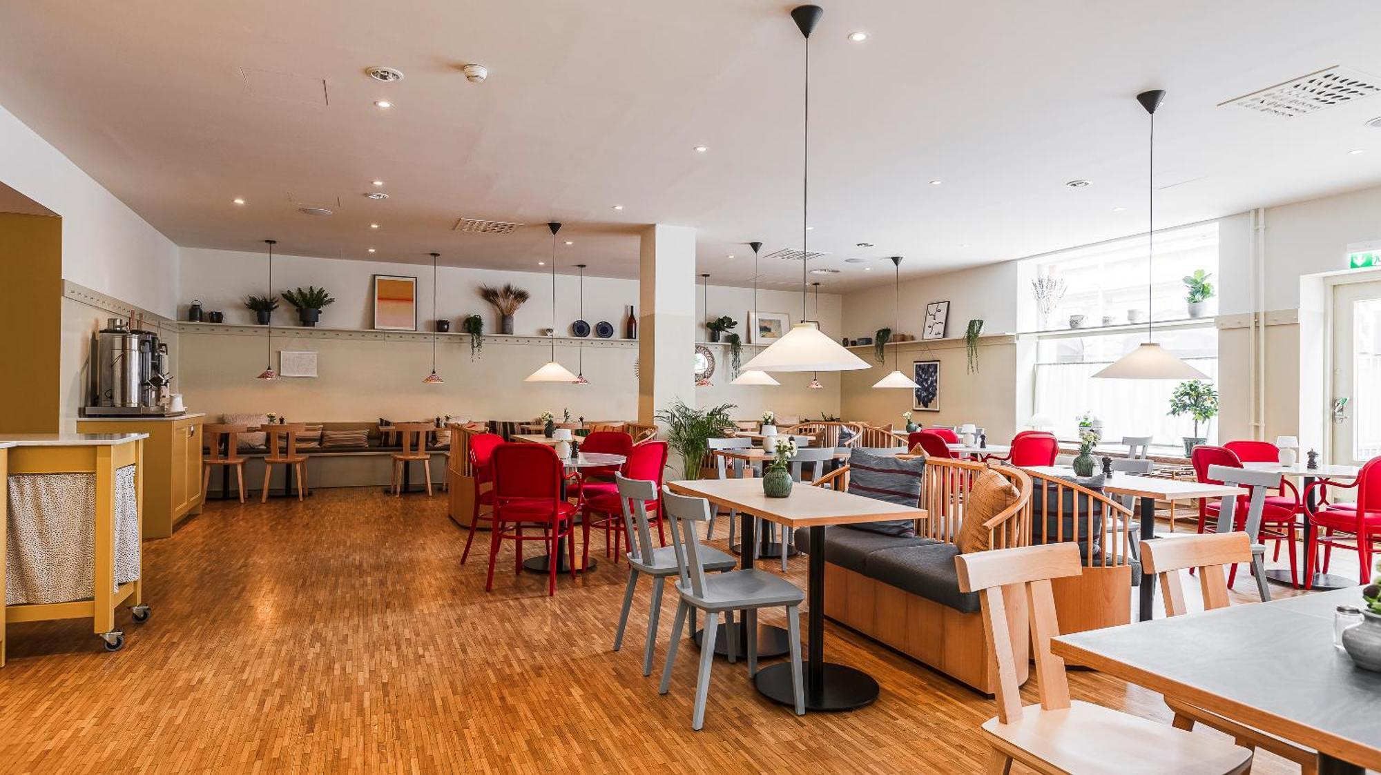 Home Hotel Grand Σούντσβαλ Εξωτερικό φωτογραφία